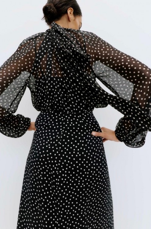 Veronica Beard Resort 2027 Lookbook on Vogue