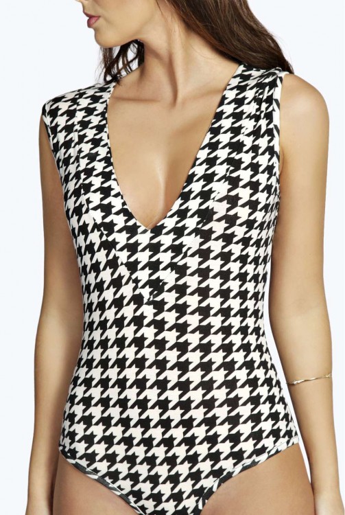 BOOHOO Kelly Sleeveless Dog Tooth Plunge Neck Bodysuit