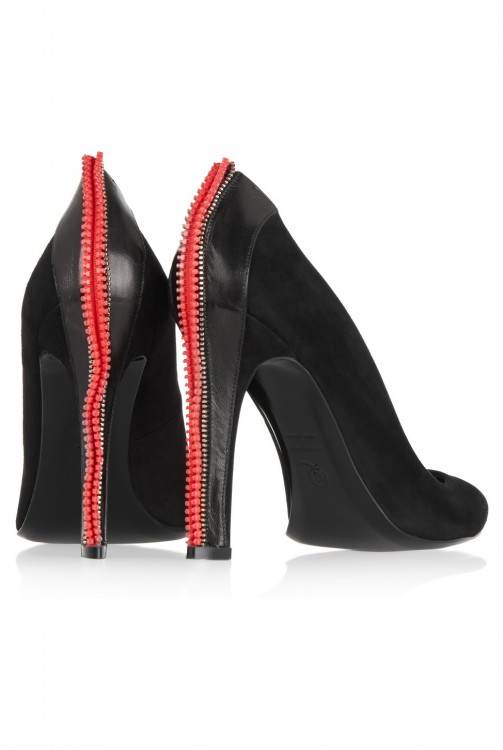 ALEXANDER MCQUEEN Zip-embellished suede pumps