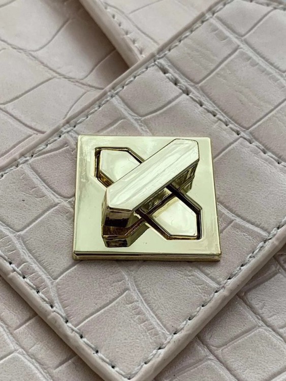 ツイストロック クロコエンボス クロスボディバッグ