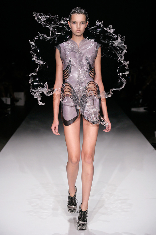 (C)Iris Van Herpen